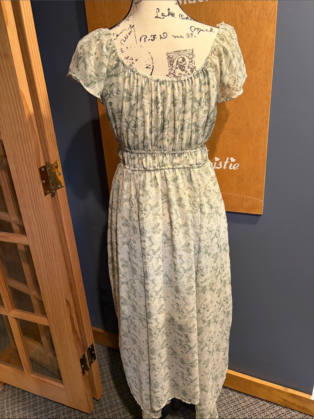 Smocked Waist Light Green Floral Maxi Dress - Picture 4 of 5